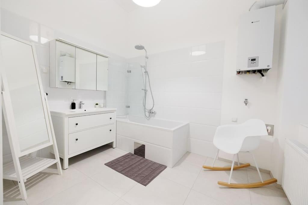 Franz 21 - Typical Viennese Apartment In The Heart Of Vienna Exterior photo